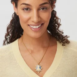 Sale The Met Store European Cameo Pendant Necklace